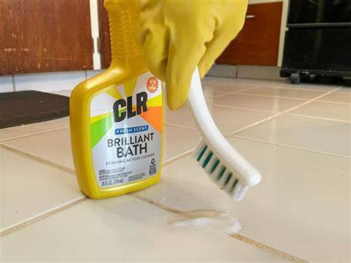 Does CLR damage grout